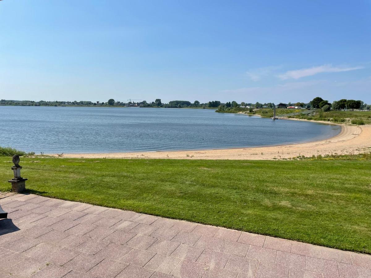 Luxe Chalet Direct Aan Het Water Met Strand Lith Ngoại thất bức ảnh