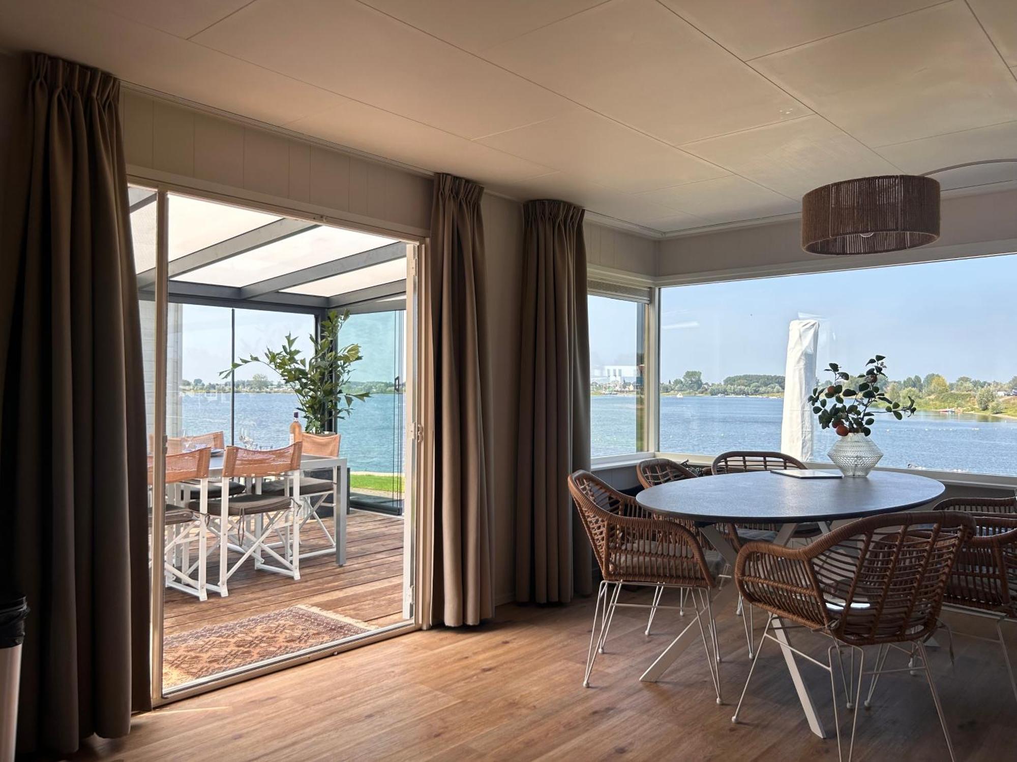 Luxe Chalet Direct Aan Het Water Met Strand Lith Ngoại thất bức ảnh